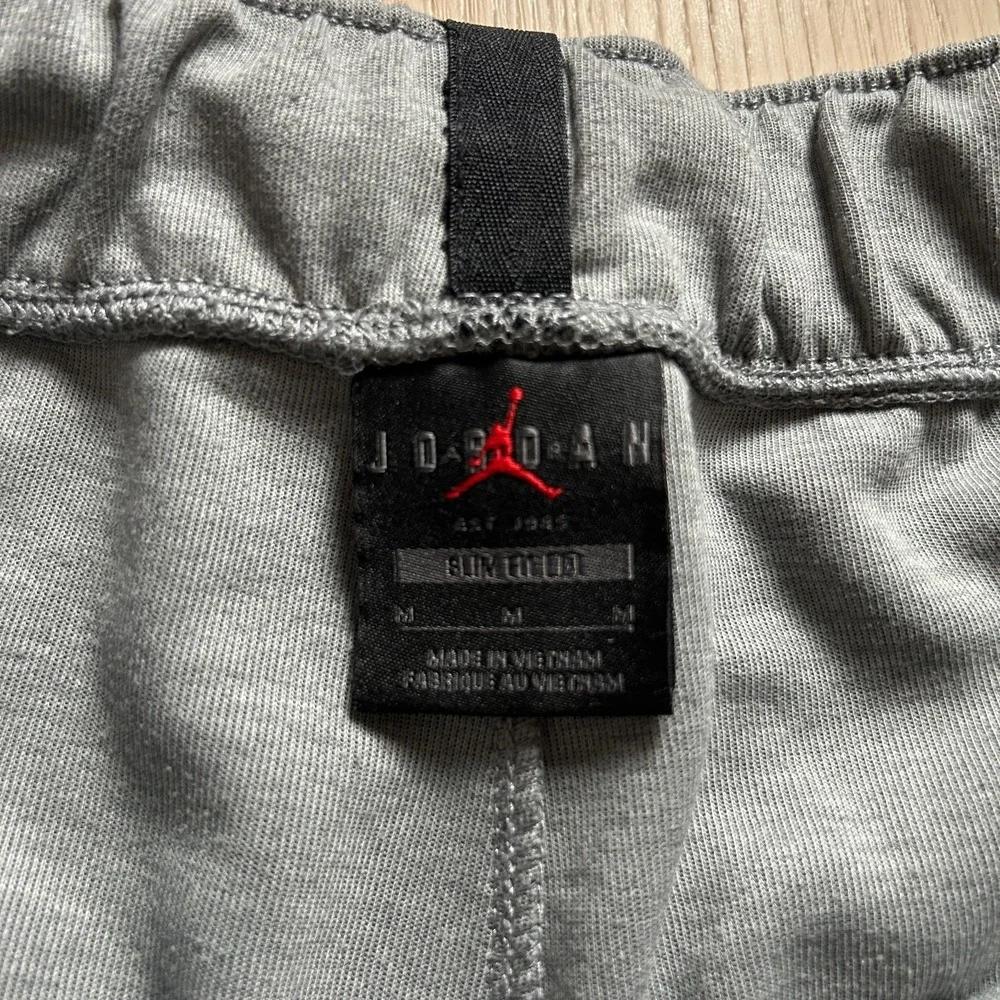 Jordan Men's Grey & Black Slim Fit Tech Fleece Joggers Sweatpants Size M